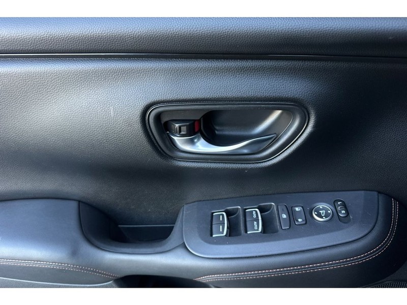 Honda HR-V Vehicle Full-screen Gallery Image 11