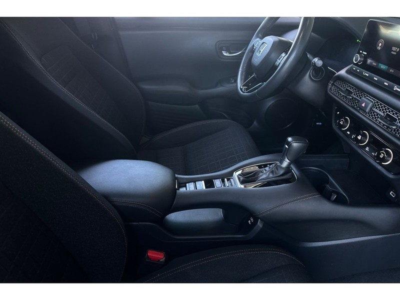 Honda HR-V Vehicle Full-screen Gallery Image 17
