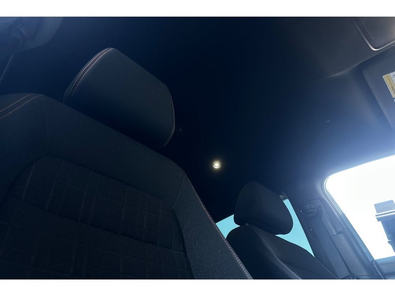Honda HR-V Vehicle Full-screen Gallery Image 19