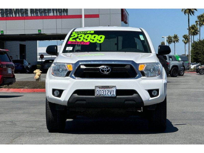 Toyota Tacoma Vehicle Full-screen Gallery Image 09