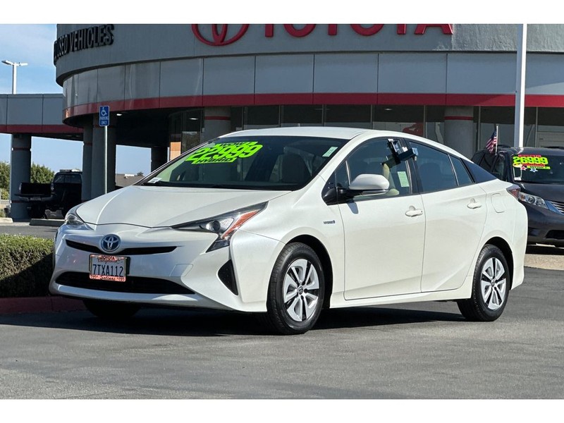 Toyota Prius Vehicle Full-screen Gallery Image 08
