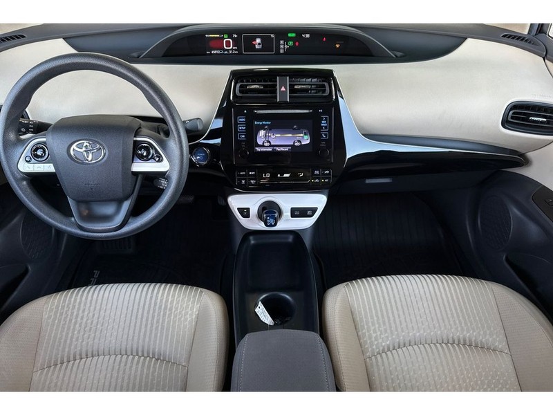 Toyota Prius Vehicle Full-screen Gallery Image 14