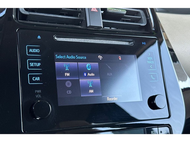 Toyota Prius Vehicle Full-screen Gallery Image 20