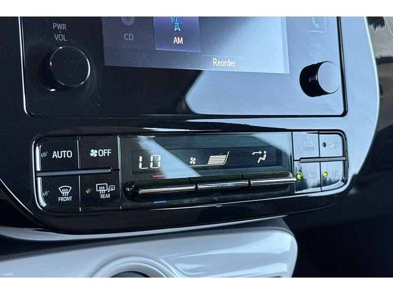 Toyota Prius Vehicle Full-screen Gallery Image 22