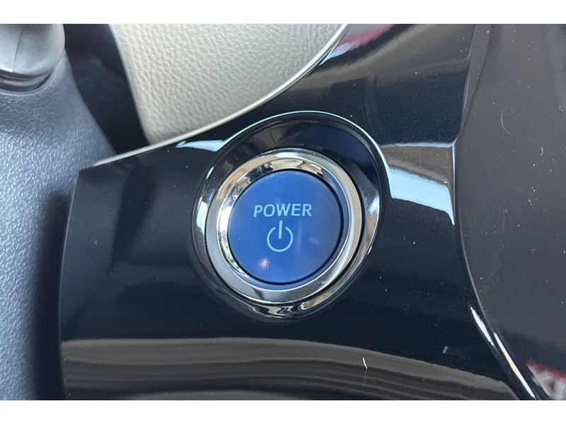 Toyota Prius Vehicle Full-screen Gallery Image 24
