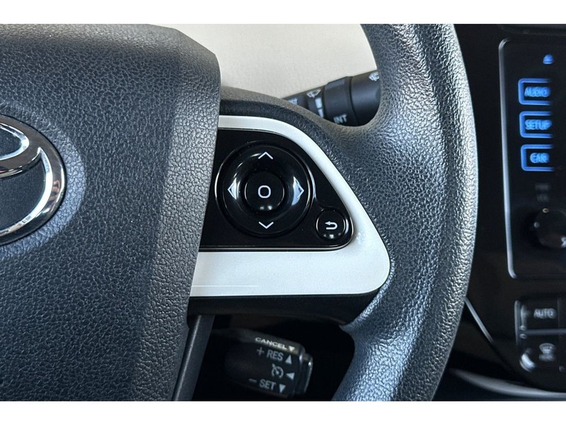 Toyota Prius Vehicle Full-screen Gallery Image 27
