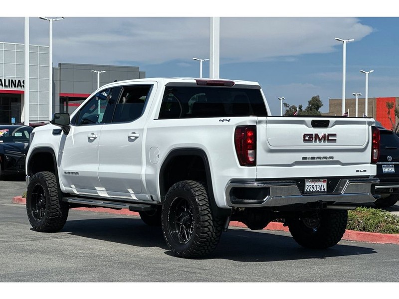 GMC Sierra Vehicle Full-screen Gallery Image 06