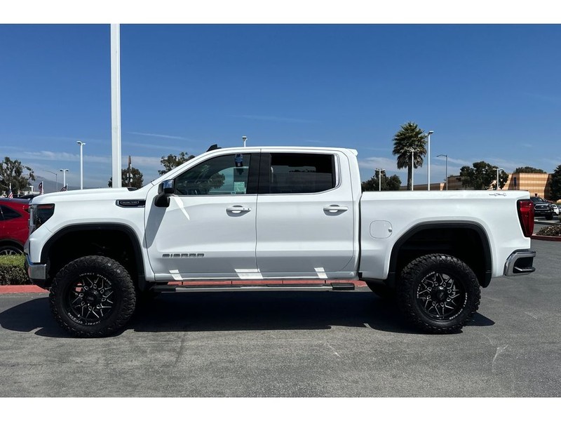 GMC Sierra Vehicle Full-screen Gallery Image 07