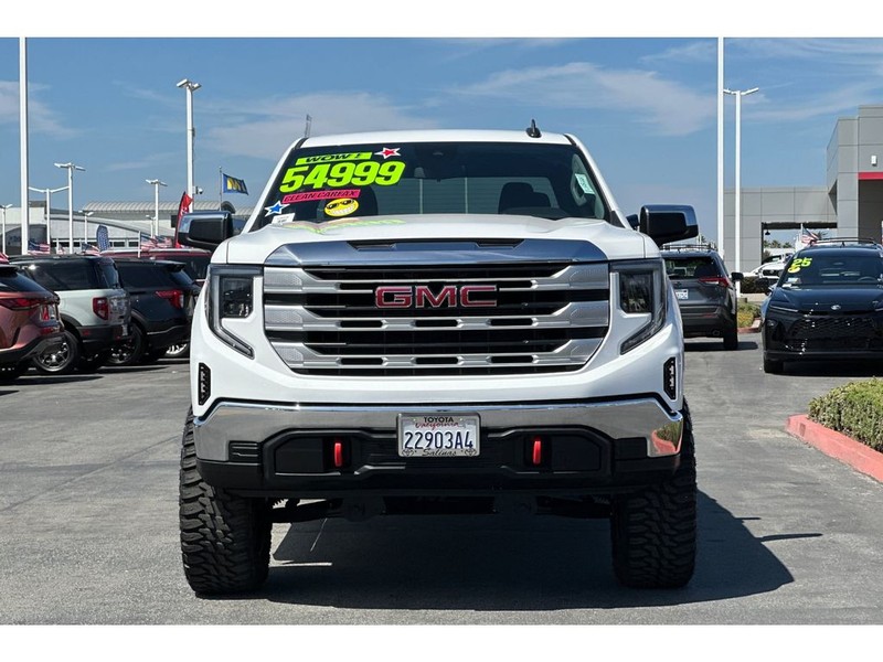 GMC Sierra Vehicle Full-screen Gallery Image 09