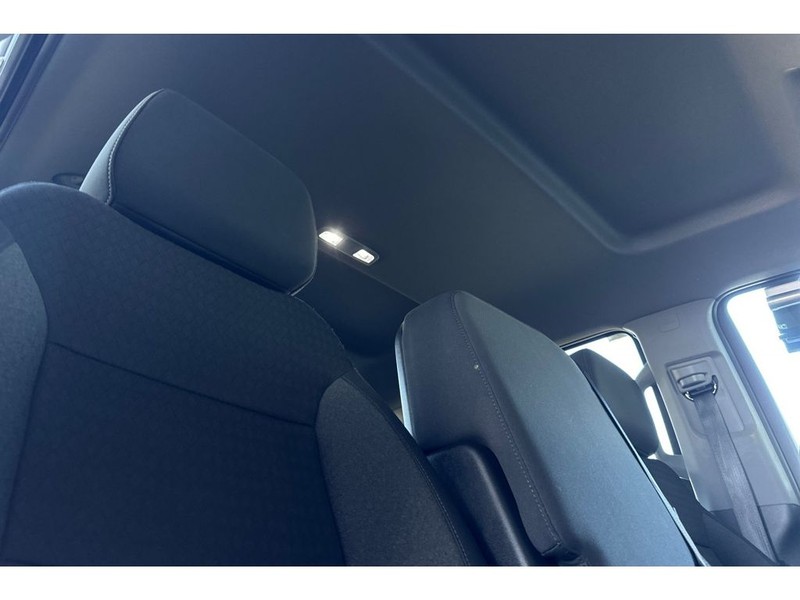 GMC Sierra Vehicle Full-screen Gallery Image 18