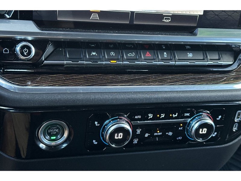 GMC Sierra Vehicle Full-screen Gallery Image 22