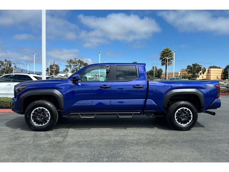 Toyota Tacoma Vehicle Full-screen Gallery Image 07