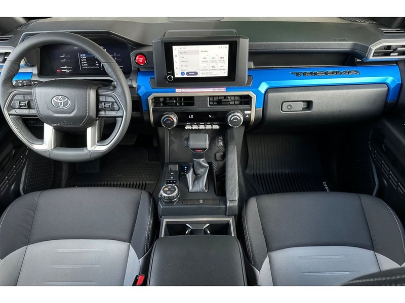 Toyota Tacoma Vehicle Full-screen Gallery Image 14