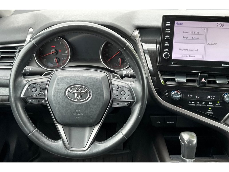 Toyota Camry Vehicle Full-screen Gallery Image 16