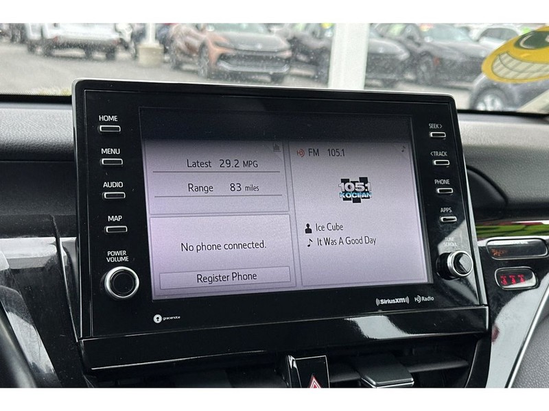 Toyota Camry Vehicle Full-screen Gallery Image 20