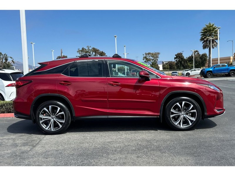 Lexus RX 450h Vehicle Full-screen Gallery Image 03