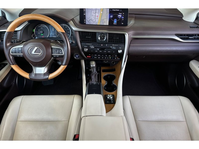 Lexus RX 450h Vehicle Full-screen Gallery Image 15