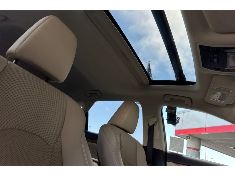Lexus RX 450h Vehicle Full-screen Gallery Image 19