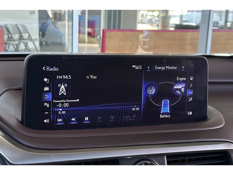 Lexus RX 450h Vehicle Full-screen Gallery Image 21