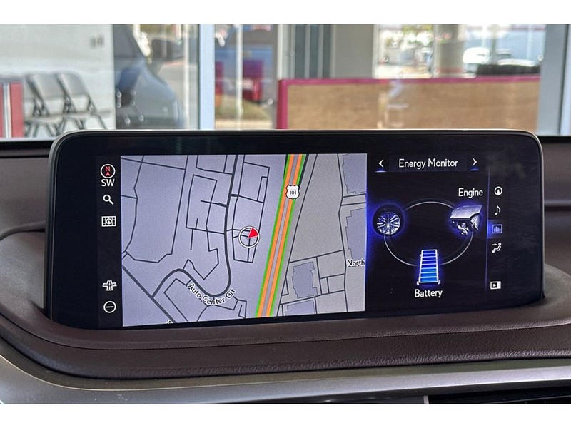 Lexus RX 450h Vehicle Full-screen Gallery Image 22