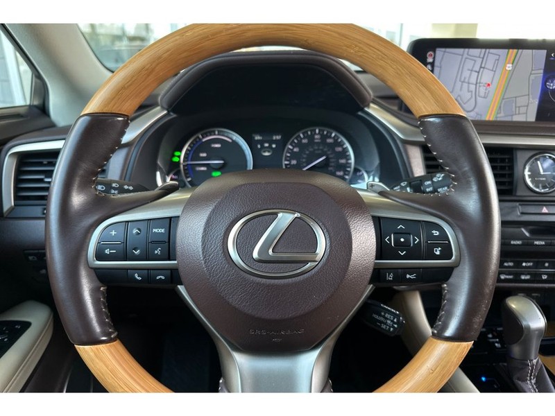 Lexus RX 450h Vehicle Full-screen Gallery Image 27