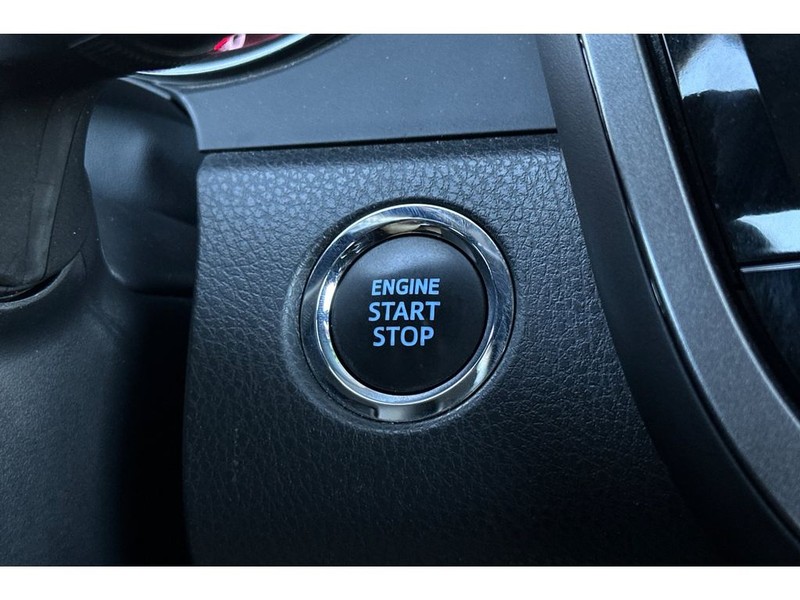 Toyota Camry Vehicle Full-screen Gallery Image 24