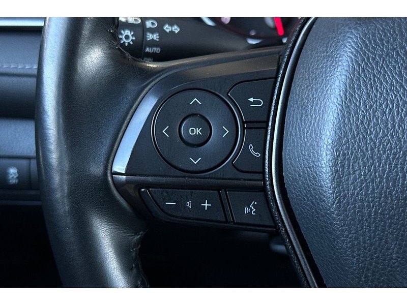 Toyota Camry Vehicle Full-screen Gallery Image 26