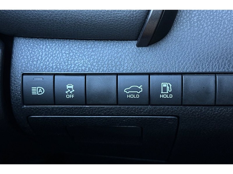 Toyota Camry Vehicle Full-screen Gallery Image 30