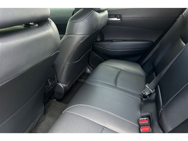 Toyota Corolla Cross Vehicle Full-screen Gallery Image 13
