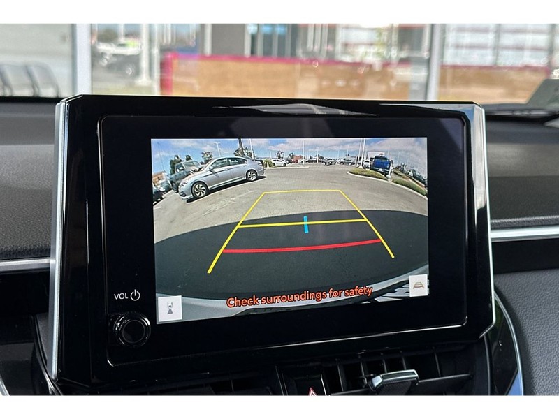 Toyota Corolla Cross Vehicle Full-screen Gallery Image 22