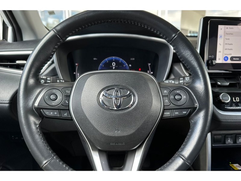 Toyota Corolla Cross Vehicle Full-screen Gallery Image 26
