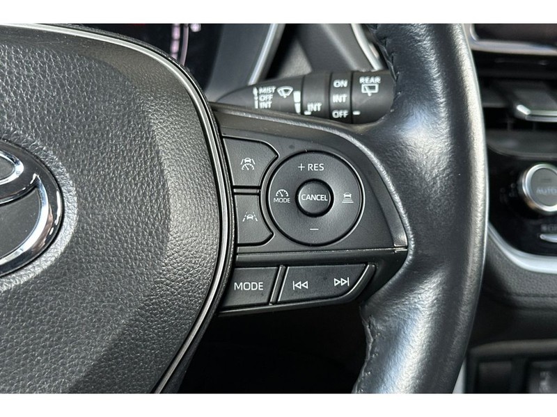 Toyota Corolla Cross Vehicle Full-screen Gallery Image 28