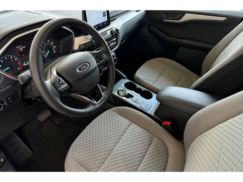 Ford Escape Vehicle Full-screen Gallery Image 10