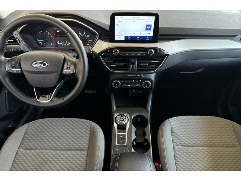 Ford Escape Vehicle Full-screen Gallery Image 14