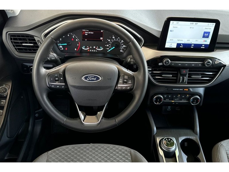Ford Escape Vehicle Full-screen Gallery Image 15