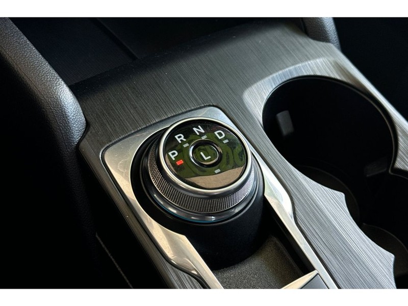 Ford Escape Vehicle Full-screen Gallery Image 21