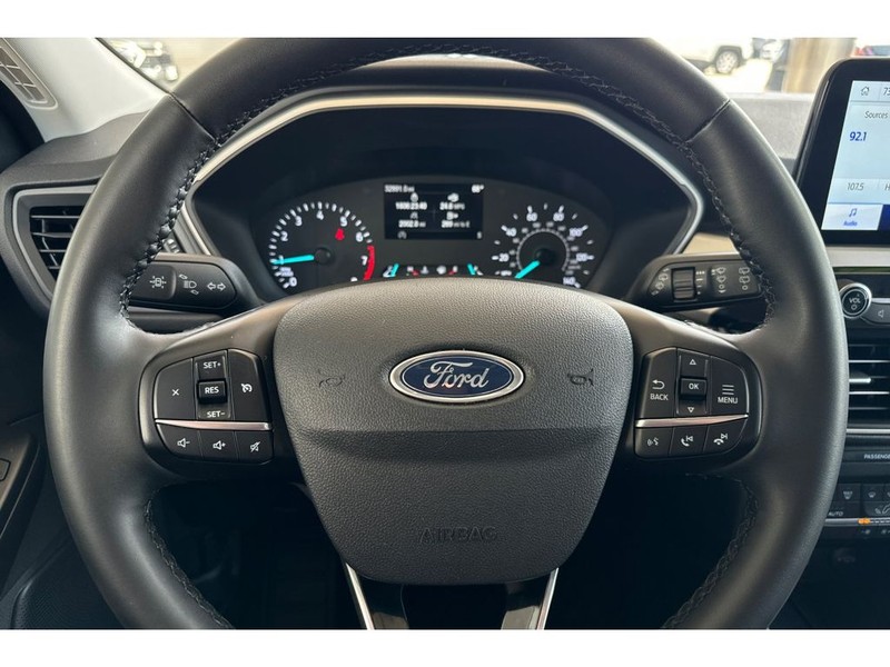 Ford Escape Vehicle Full-screen Gallery Image 23