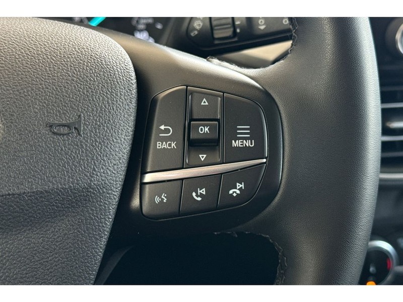 Ford Escape Vehicle Full-screen Gallery Image 25
