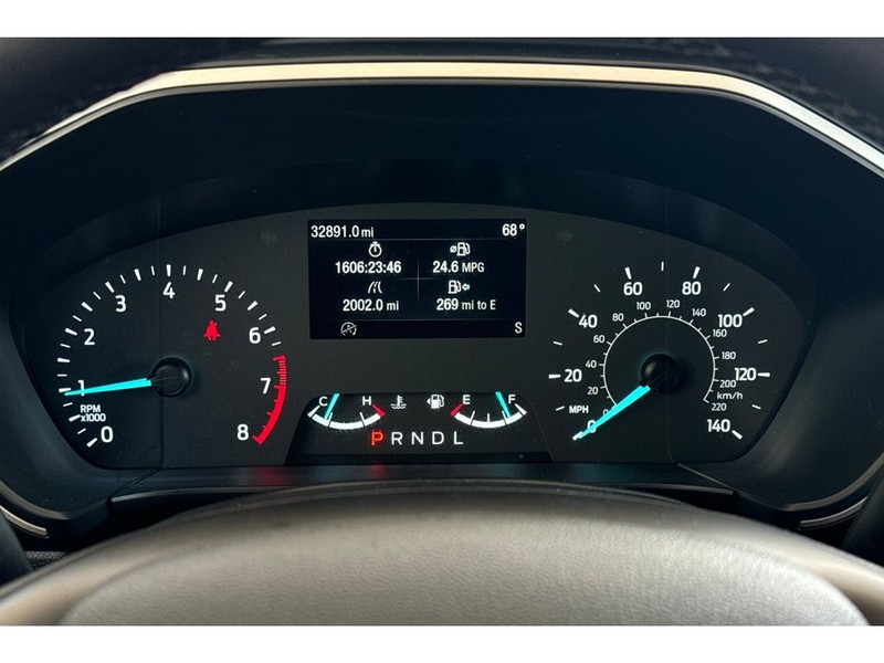 Ford Escape Vehicle Full-screen Gallery Image 26