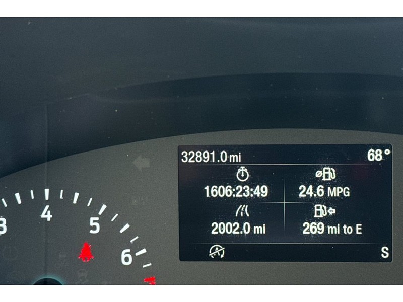 Ford Escape Vehicle Full-screen Gallery Image 27