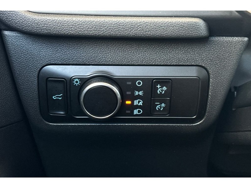 Ford Escape Vehicle Full-screen Gallery Image 28