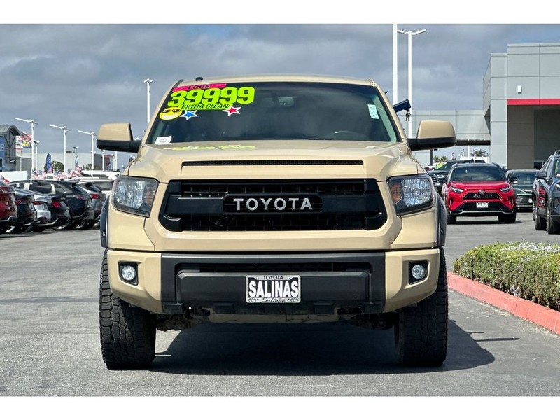 Toyota Tundra Vehicle Full-screen Gallery Image 09