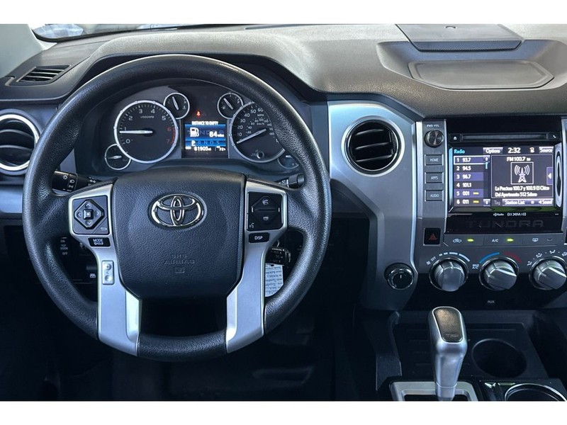 Toyota Tundra Vehicle Full-screen Gallery Image 16