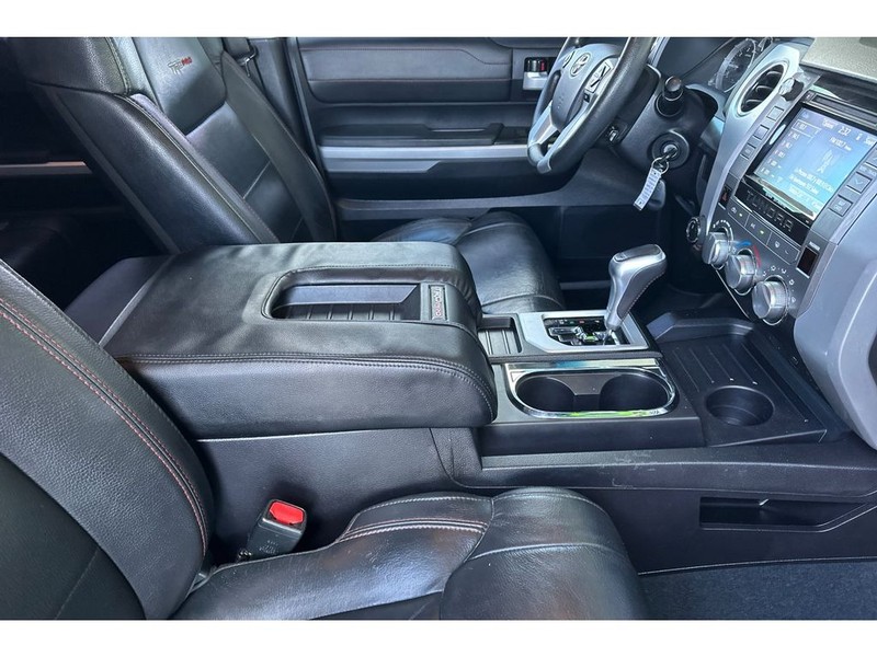 Toyota Tundra Vehicle Full-screen Gallery Image 17