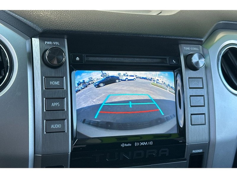 Toyota Tundra Vehicle Full-screen Gallery Image 21