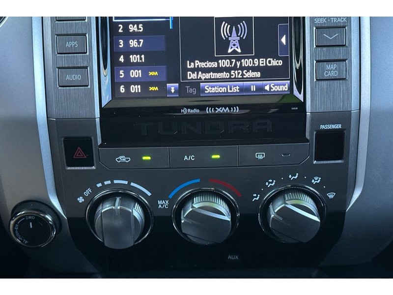 Toyota Tundra Vehicle Full-screen Gallery Image 22
