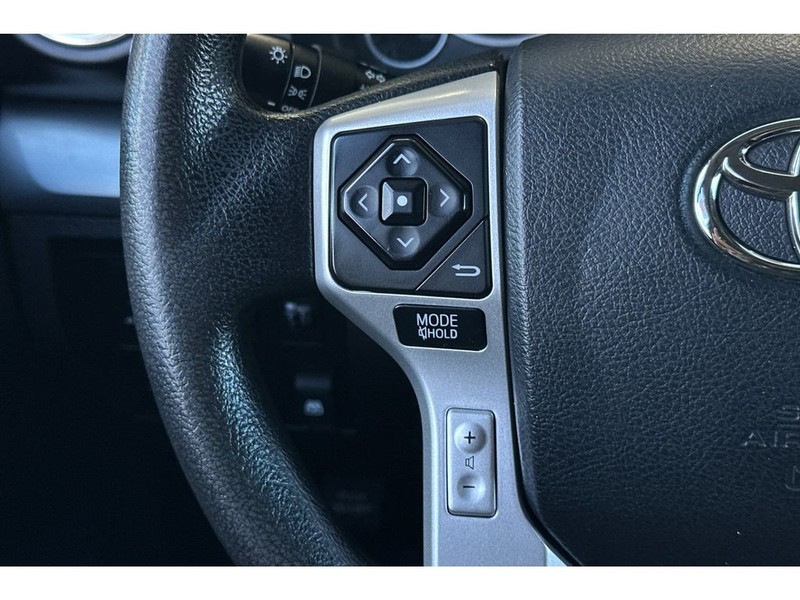 Toyota Tundra Vehicle Full-screen Gallery Image 25