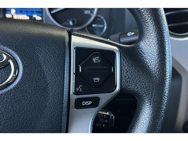 Toyota Tundra Vehicle Full-screen Gallery Image 26