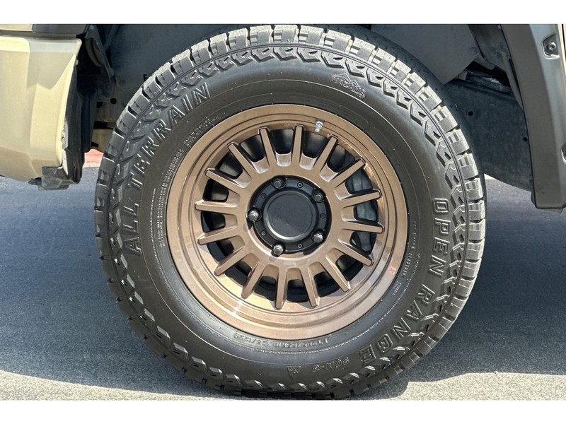 Toyota Tundra Vehicle Full-screen Gallery Image 30