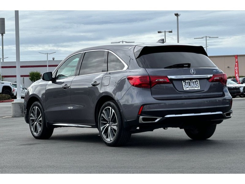 Acura MDX Vehicle Full-screen Gallery Image 06